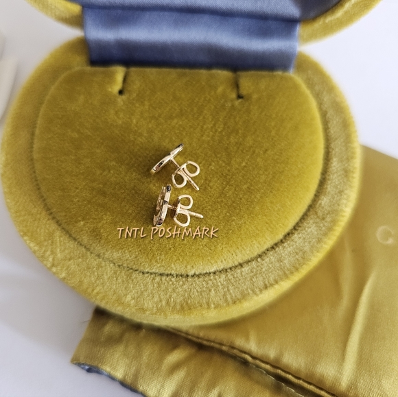 Gucci 18K Gold Double G Earings. - Picture 9 of 12